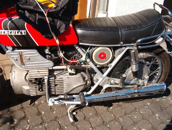  Legend�r: Sprung mit der Hercules W 2000 Vorserie