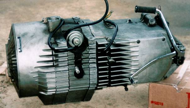Wankel Motor mit geändertem Kühlluftgehäuse